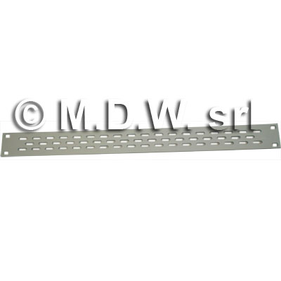 Piastra chiusura frontale in alluminio anodizzato naturale, pannello ventilato 1 unit� rack 19